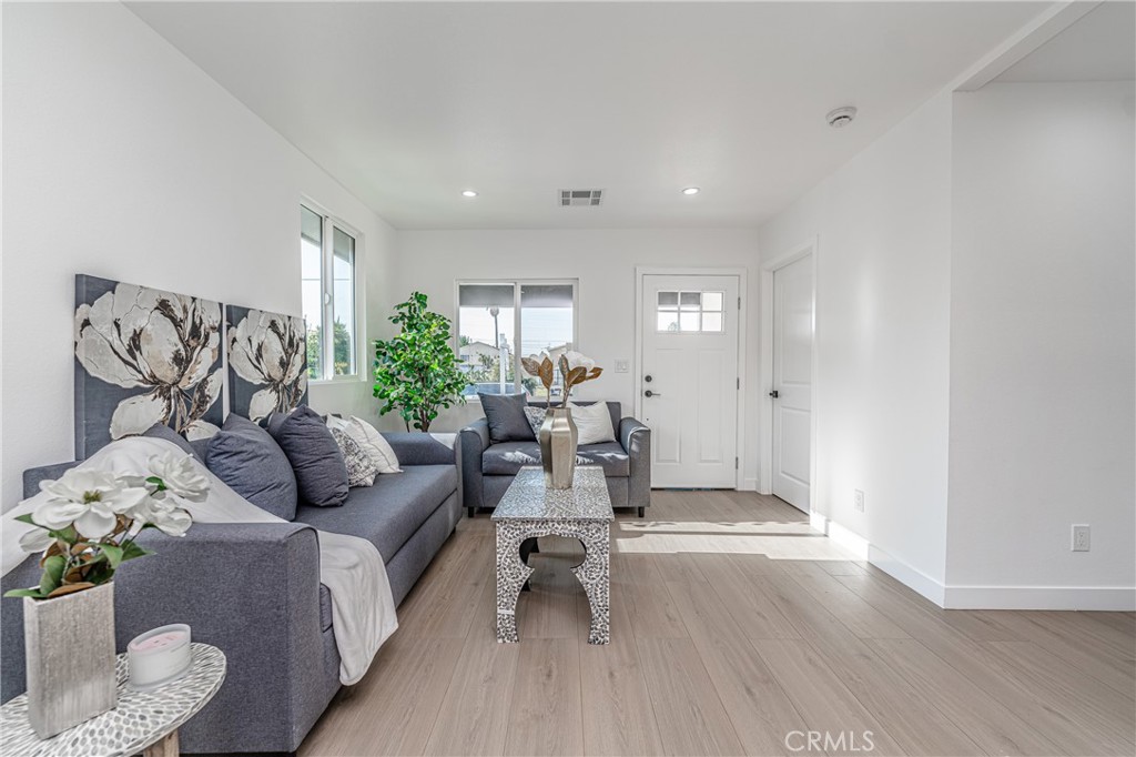 3818 Crawford