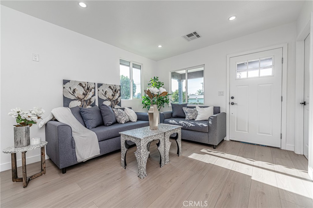 3818 Crawford