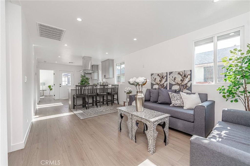 3818 Crawford