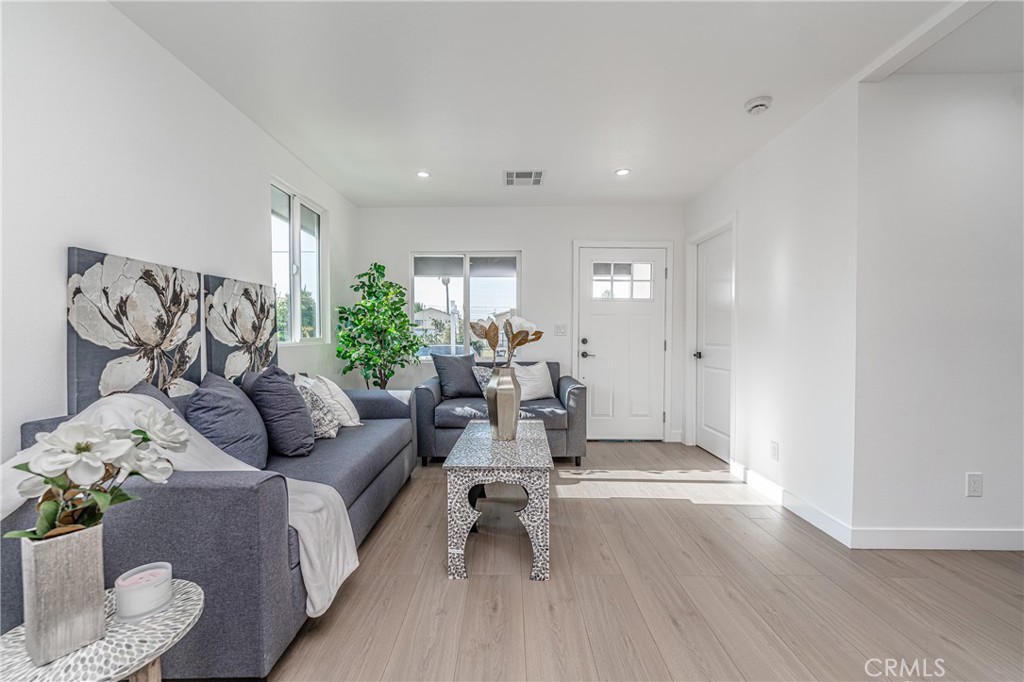 3818 Crawford