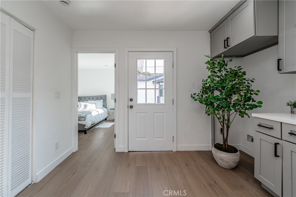 3818 Crawford