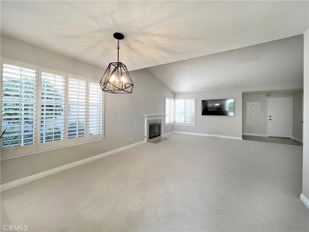 21520 Via La Naranja