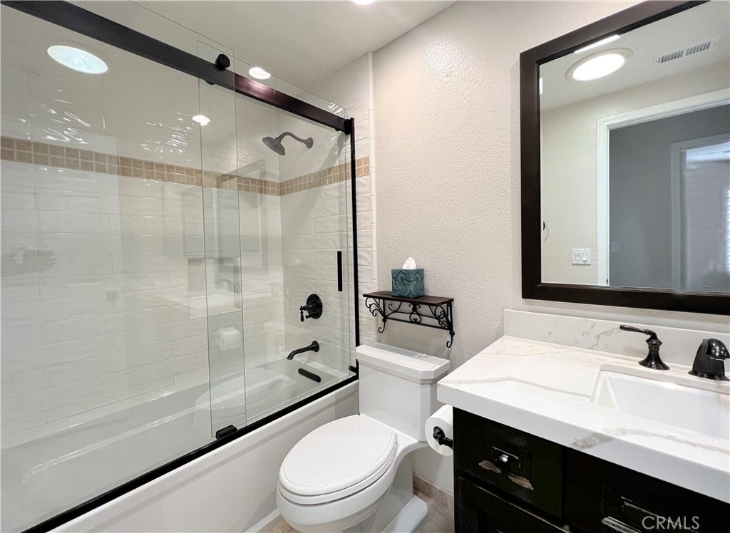 21520 Via La Naranja