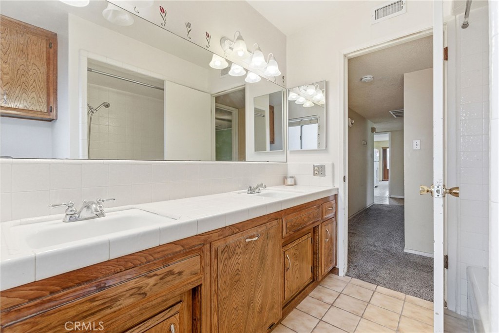 2404 Prestwick Court