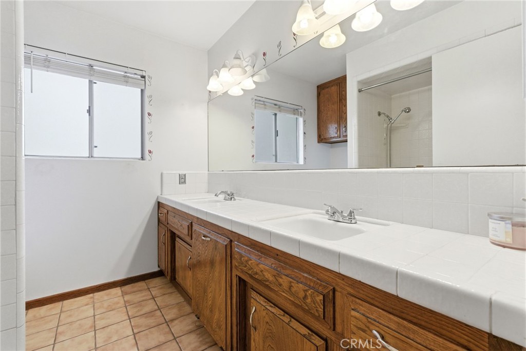 2404 Prestwick Court