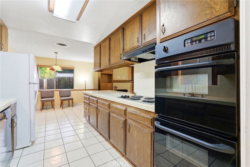 2404 Prestwick Court