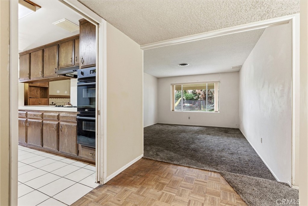 2404 Prestwick Court