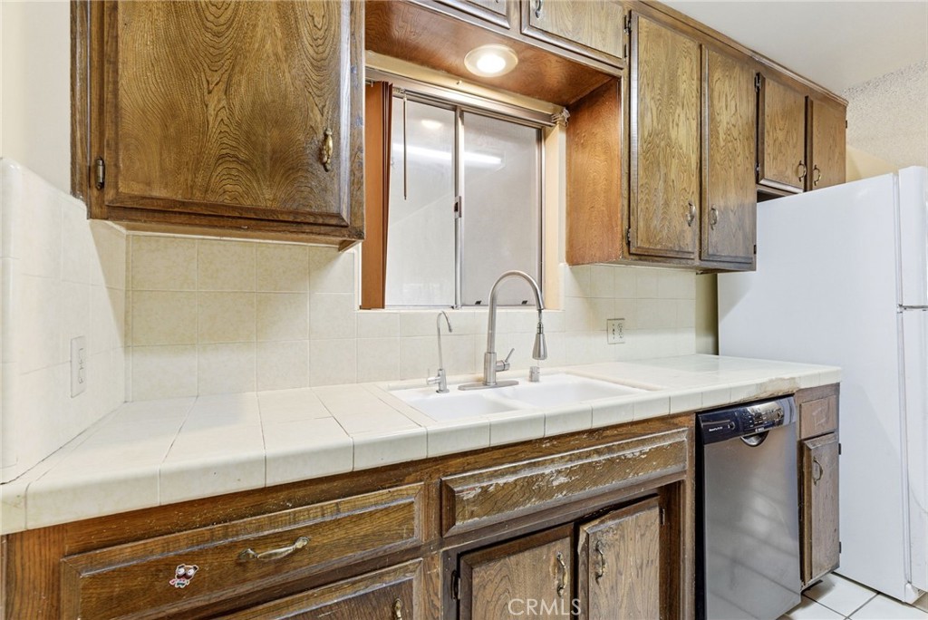 2404 Prestwick Court