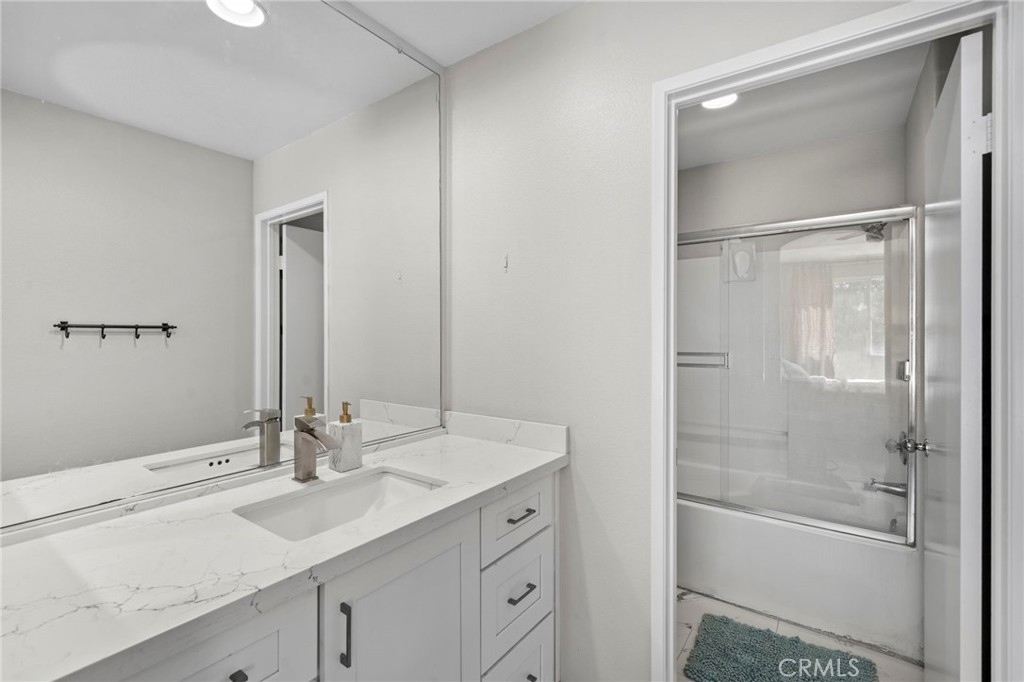 839 S Yellowstone Way