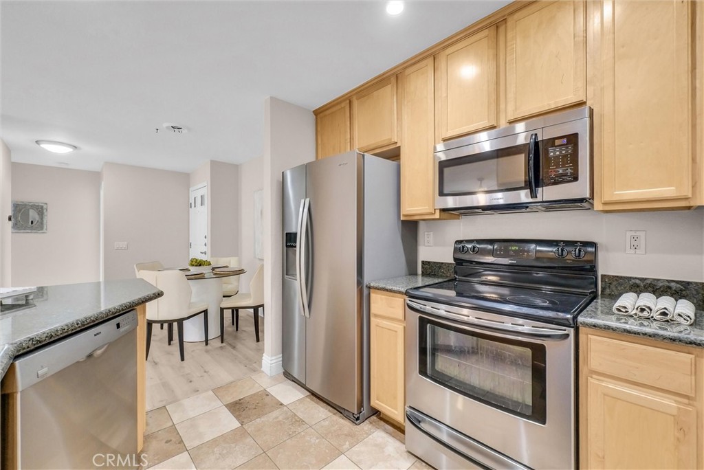 2450 San Gabriel Way 208