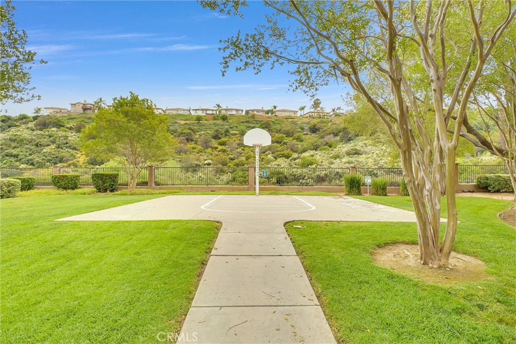2450 San Gabriel Way 208
