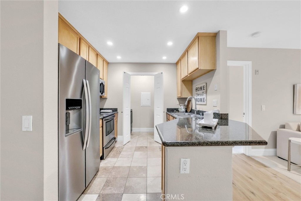 2450 San Gabriel Way 208
