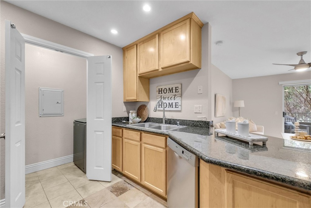 2450 San Gabriel Way 208
