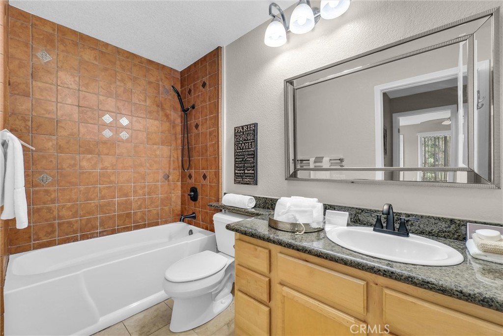 2450 San Gabriel Way 208