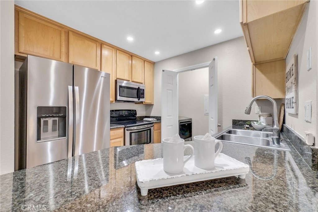 2450 San Gabriel Way 208