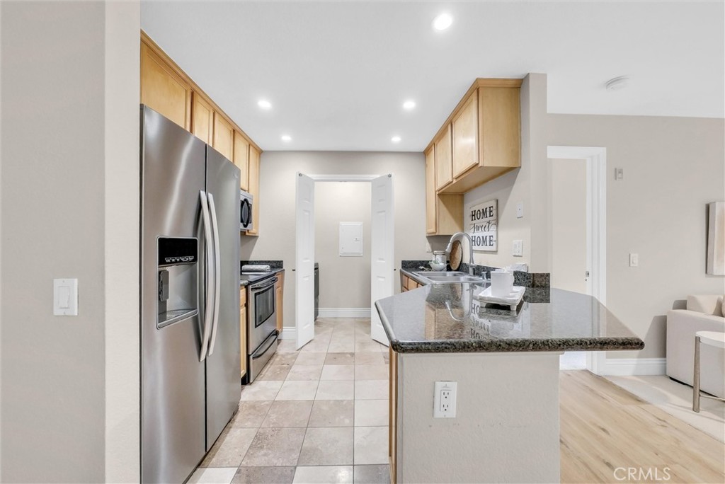 2450 San Gabriel Way 208