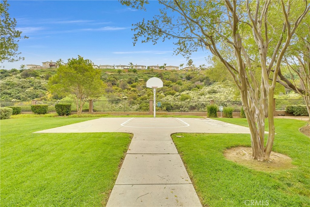 2450 San Gabriel Way 208