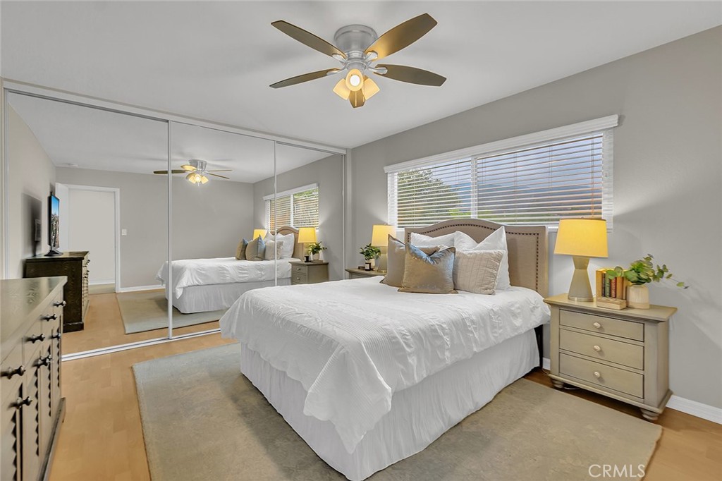 3907 La Crescenta Avenue 208