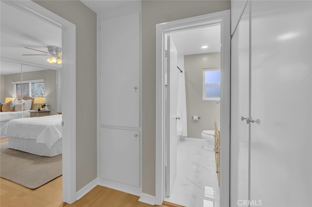 3907 La Crescenta Avenue 208