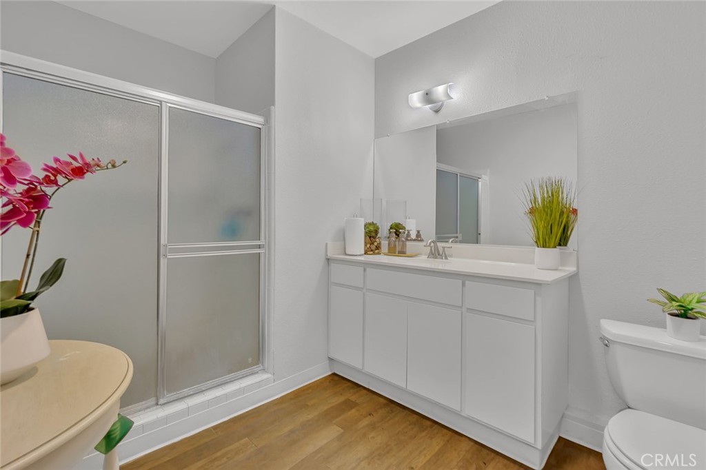 3907 La Crescenta Avenue 208