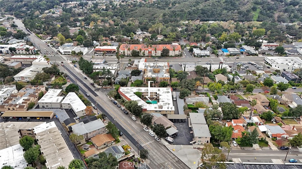 3907 La Crescenta Avenue 208