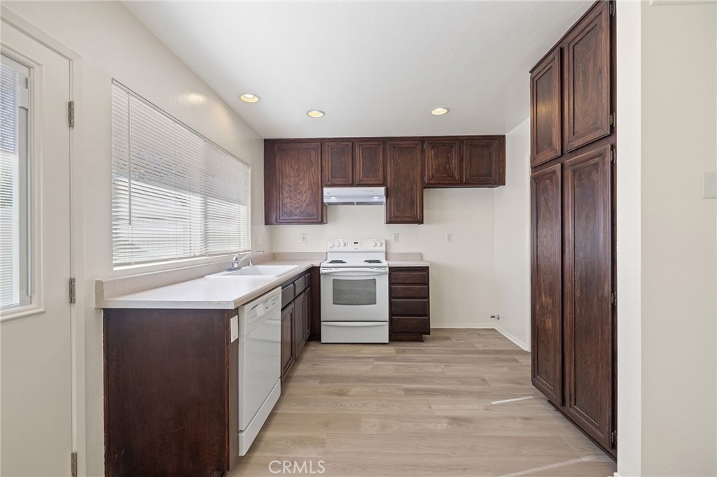 1667 Honeywood Court