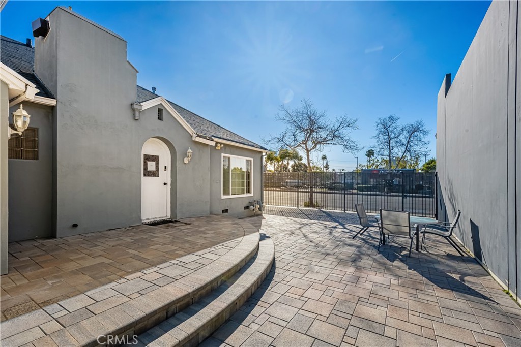 801 W 17th Street