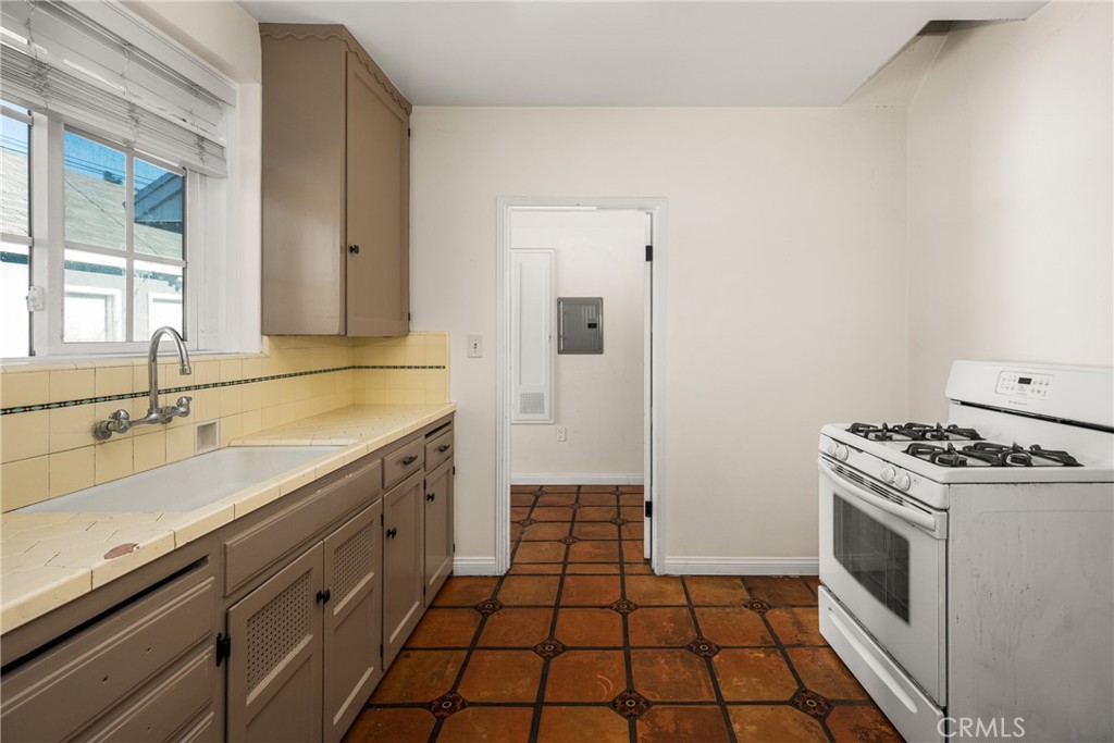 801 W 17th Street
