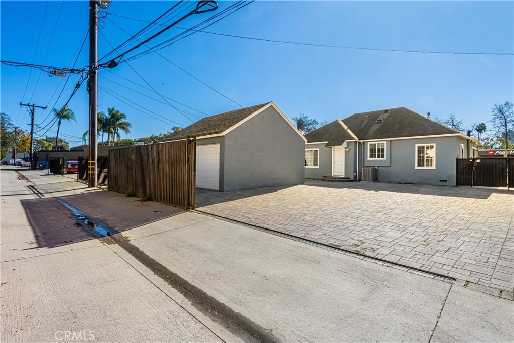 801 W 17th Street