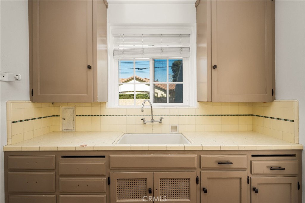 801 W 17th Street