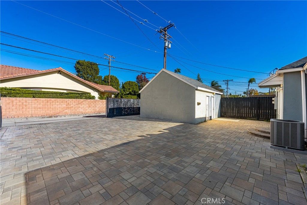 801 W 17th Street