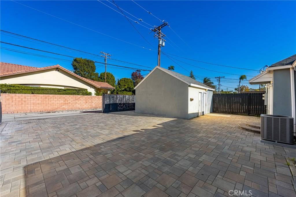 801 W 17th Street