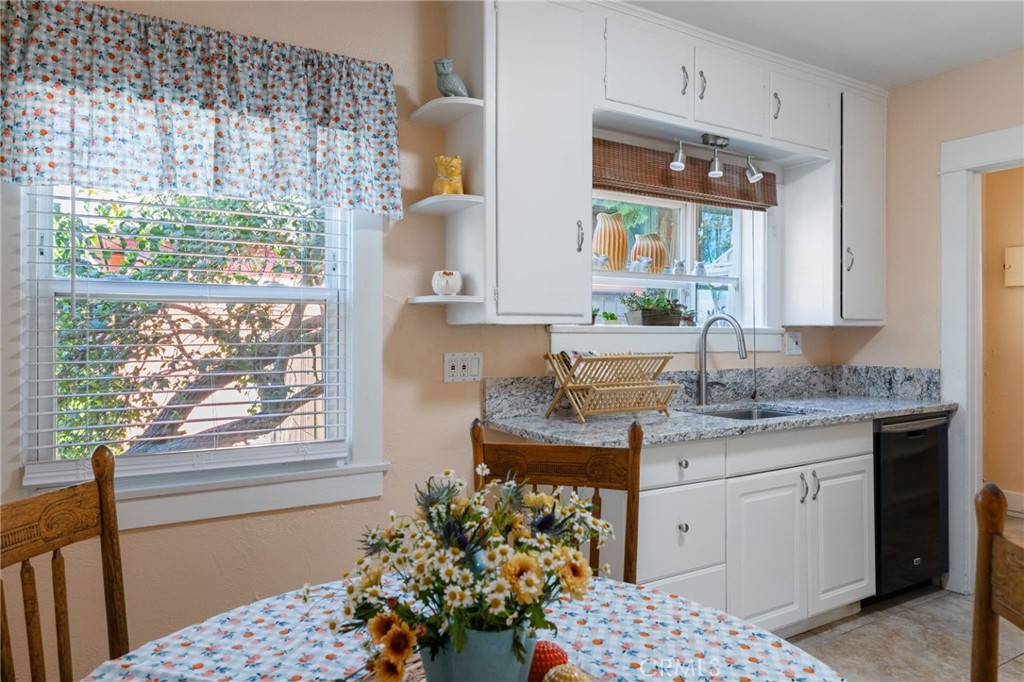 123 Orange Grove Avenue