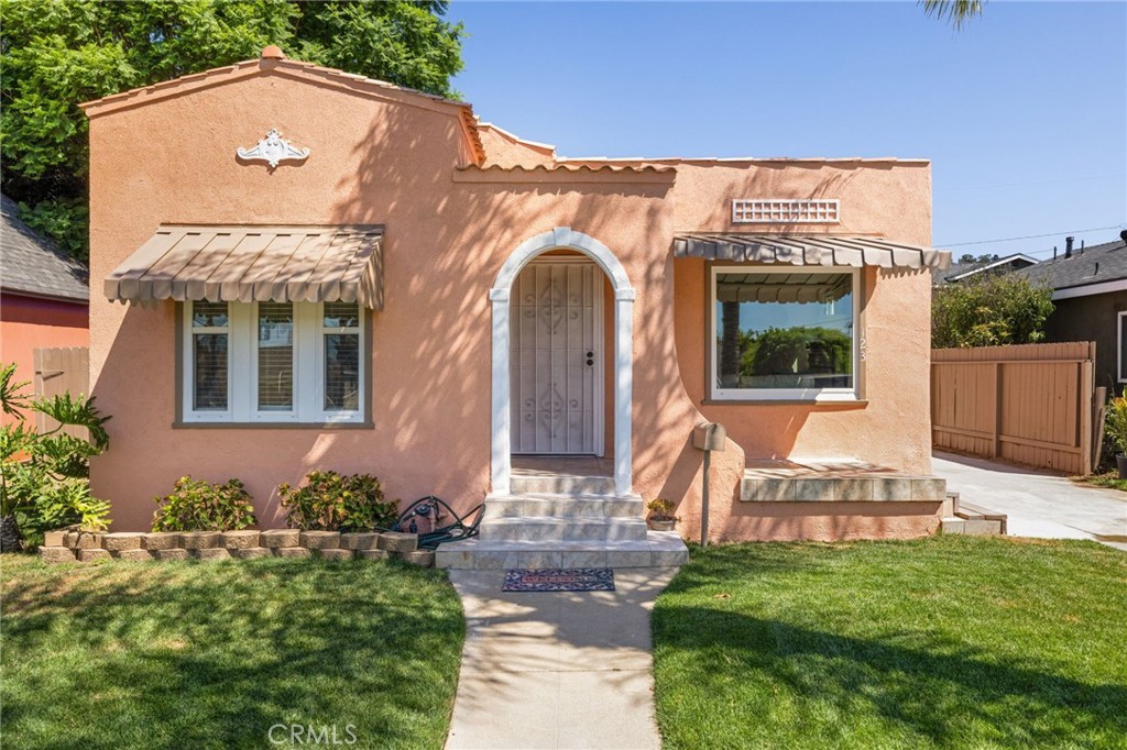 123 Orange Grove Avenue