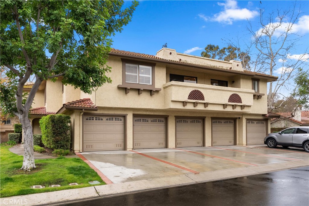 25214 Tanoak Lane