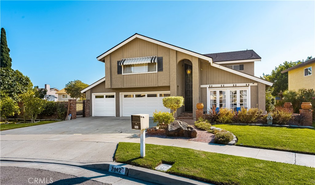 2042 W Beverly Drive