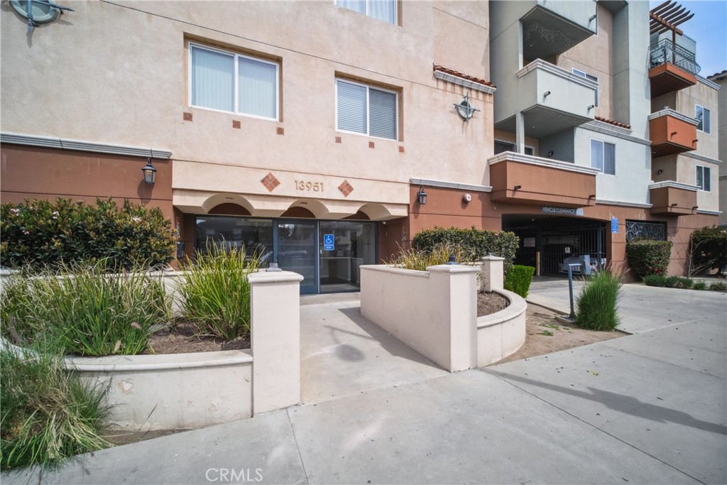 13951 Sherman Way 204