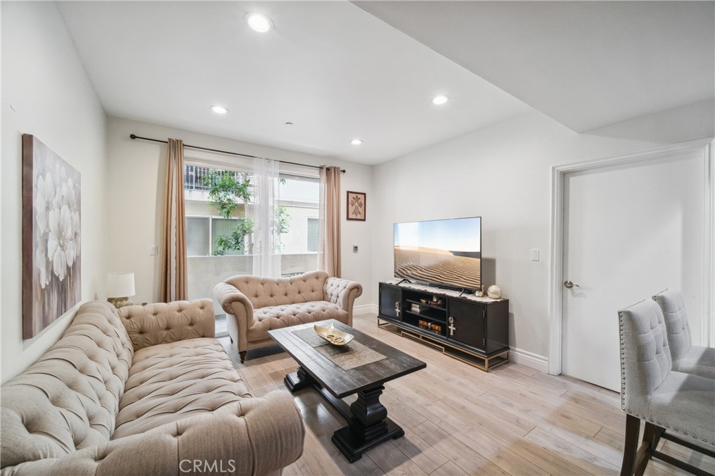 13951 Sherman Way 204