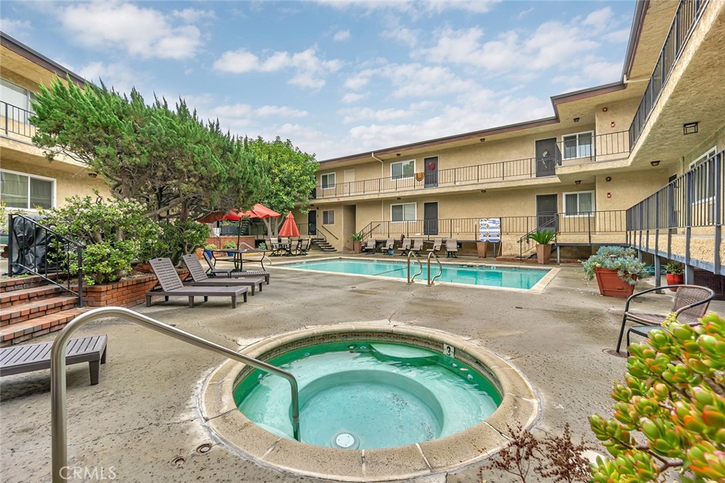 3907 La Crescenta 208