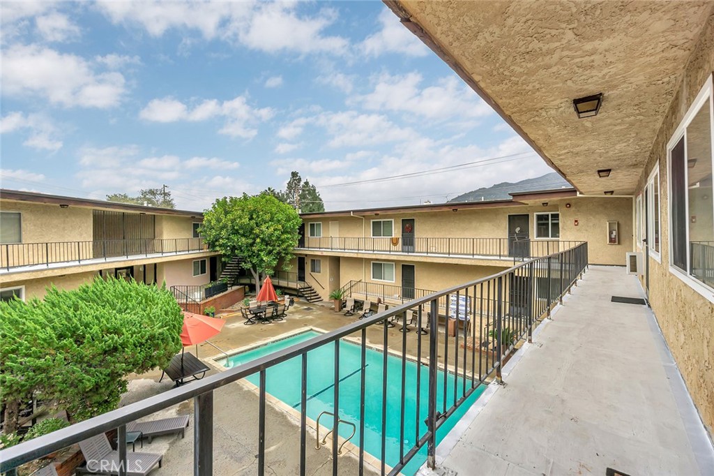 3907 La Crescenta 208