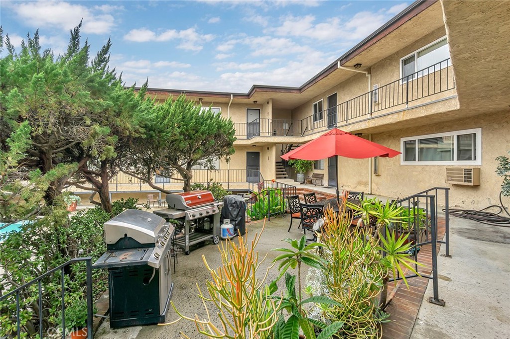 3907 La Crescenta 208