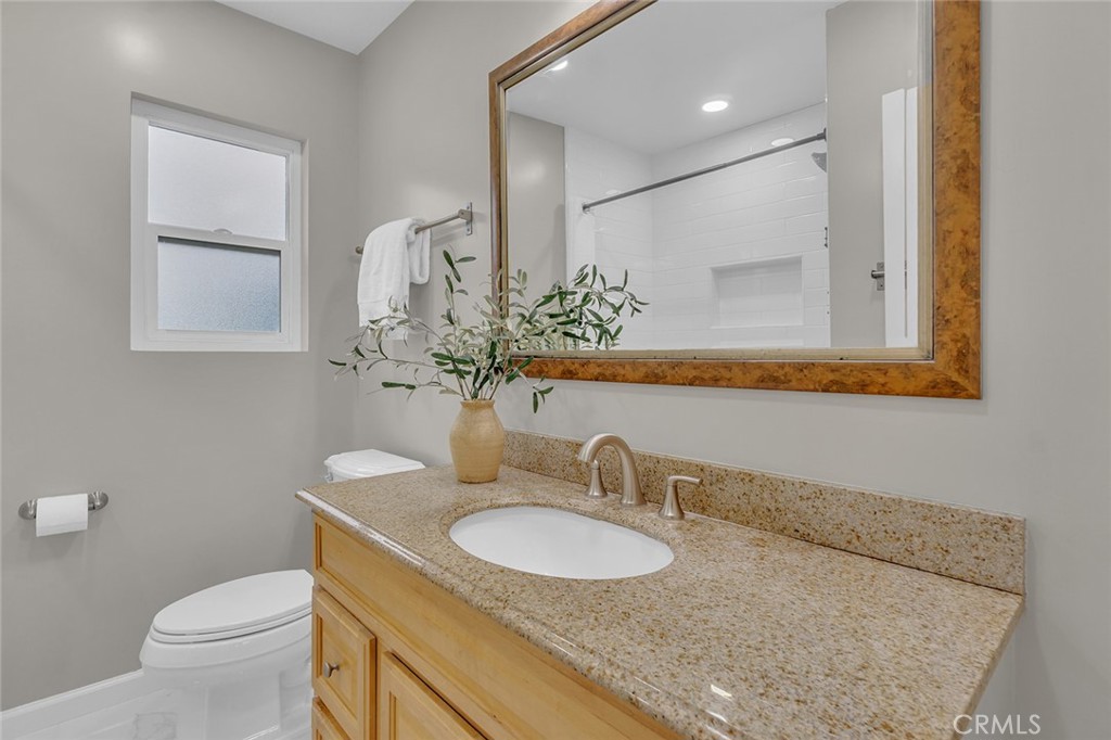 3907 La Crescenta 208