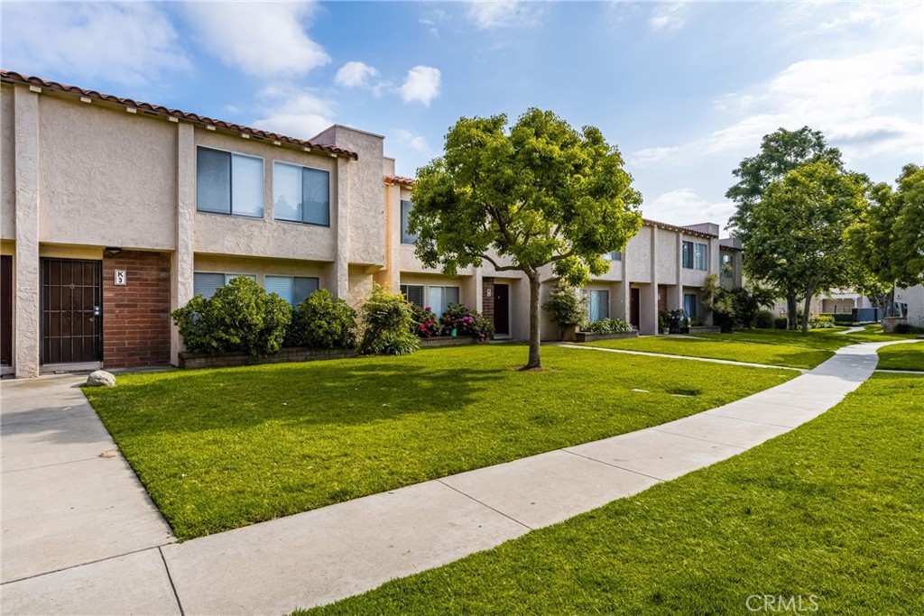 700 W La Veta Avenue K3