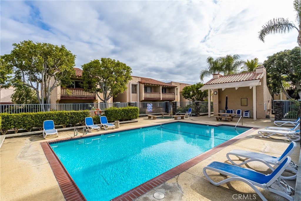 700 W La Veta Avenue K3