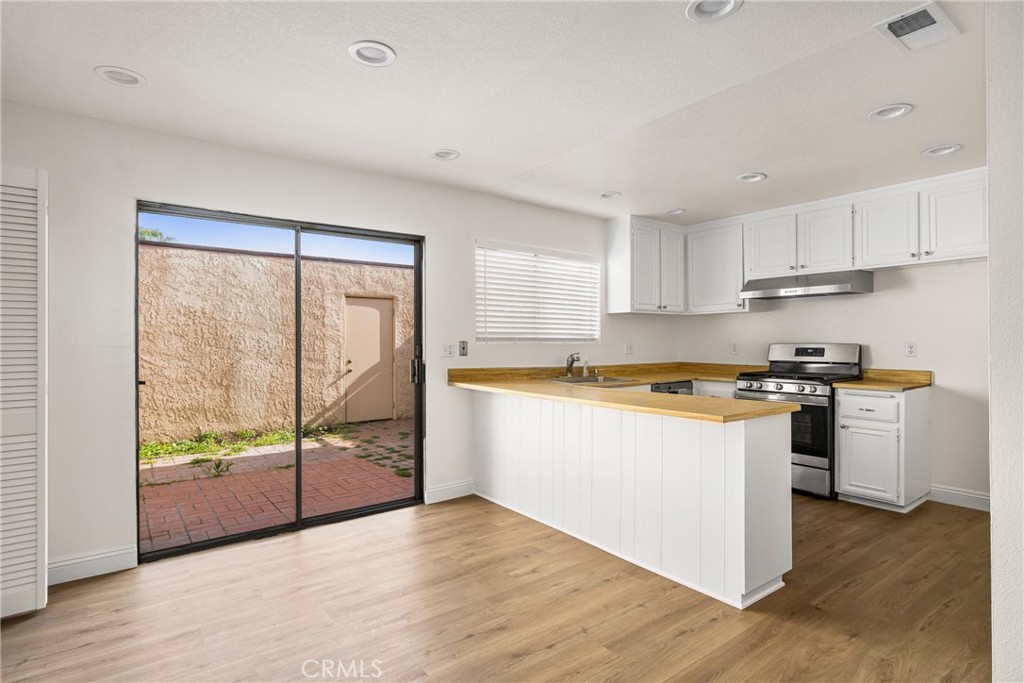 700 W La Veta Avenue K3