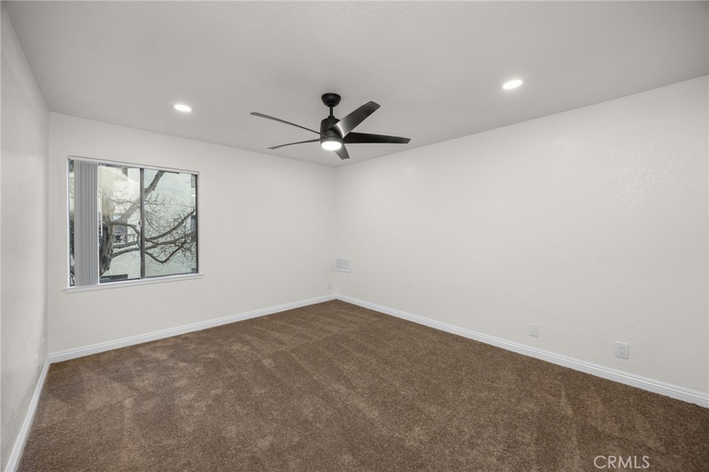 600 W 3rd B205