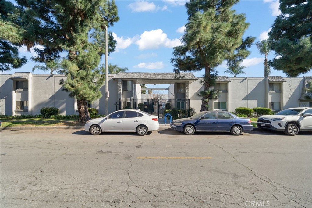 5500 5500 Ackerfield Avenue 501