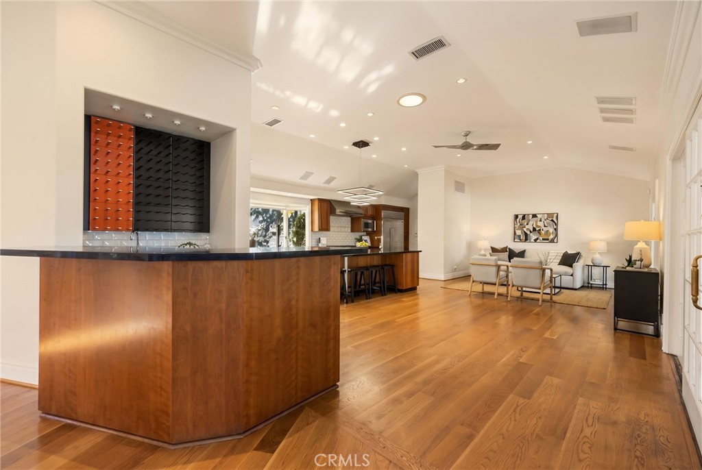 630 W Devon
