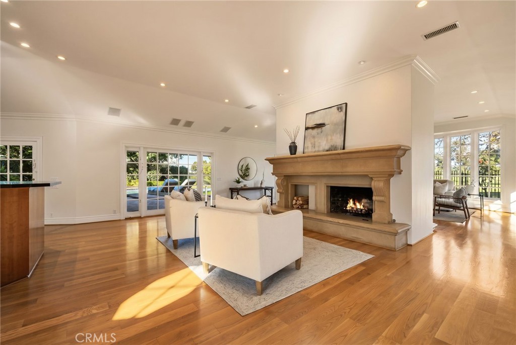 630 W Devon