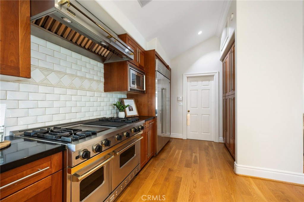 630 W Devon